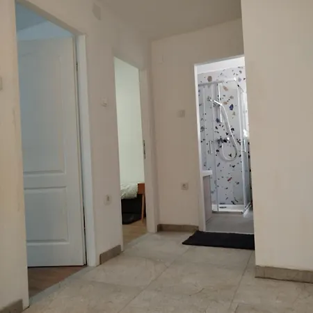 Loparina House Apartment
